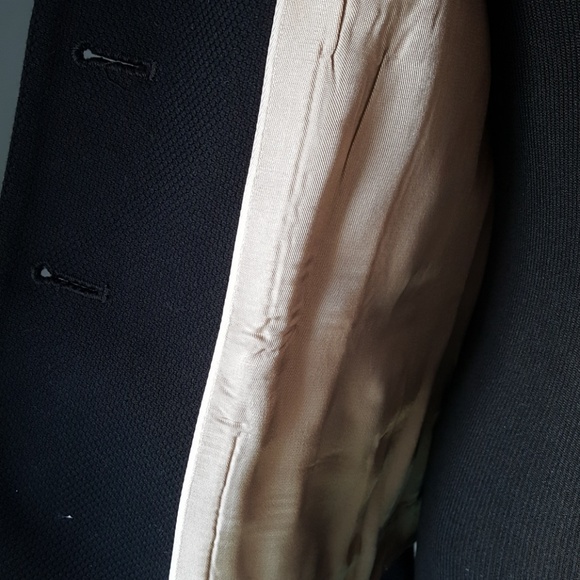 Banana Republic Navy Blazer, Size 4 Great Condition - Picture 3 of 8